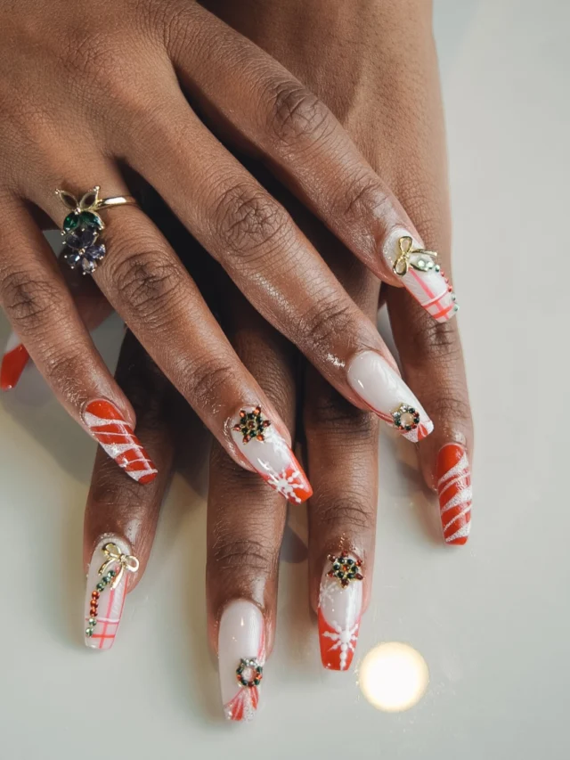 When Christmas nails say ‘go big or go home’ 🎁✨
This set has everything, 3D charms, crisp candy-cane lines, snowflakes, festive tips and all the sparkle a December queen deserves. More is definitely more for the holidays.
#ChristmasNails #FestiveNailArt #HolidaySets #NailCharms #ThePinkRoomSA